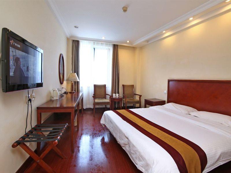 Greentree Inn Shanghai Changyang Road Jiangpu Park Metro Station Business Hotel 외부 사진