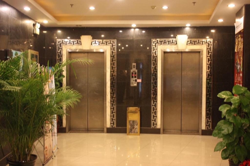 Greentree Inn Shanghai Changyang Road Jiangpu Park Metro Station Business Hotel 외부 사진